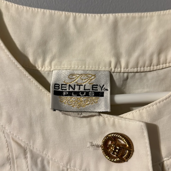 JR Bentley Plus Size 24 White Round Neck Button Up Top - Picture 3 of 4